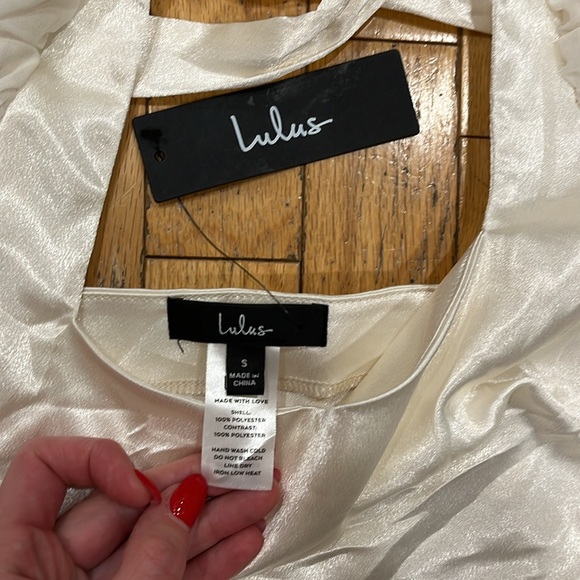 LULUS Style Streak ivory satin square neck tie-back long sleeve top. NWT Size S. - Picture 9 of 13